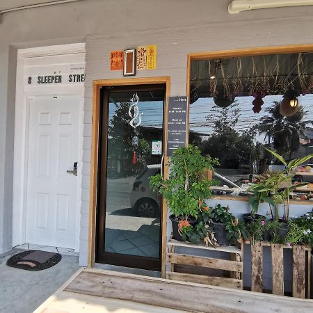 8 Sleeper Street Guesthouse Krabi Bagian luar foto