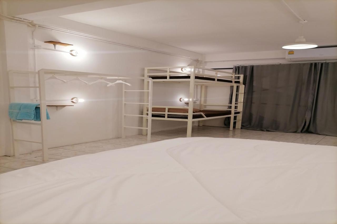 8 Sleeper Street Guesthouse Krabi Bagian luar foto