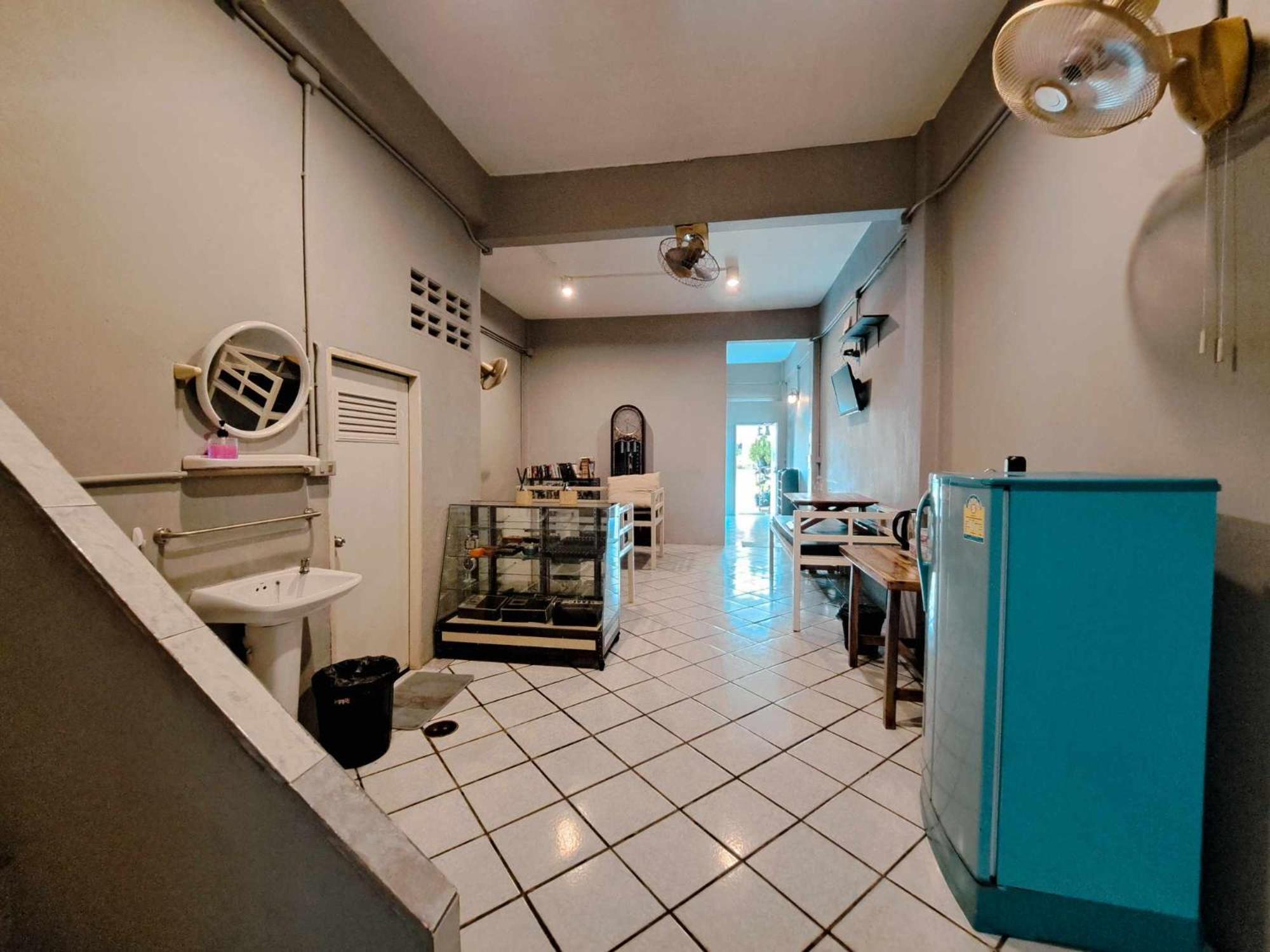 8 Sleeper Street Guesthouse Krabi Bagian luar foto