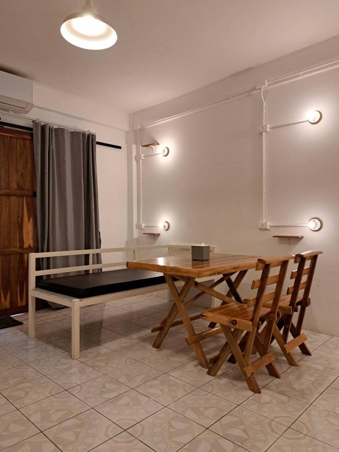 8 Sleeper Street Guesthouse Krabi Bagian luar foto