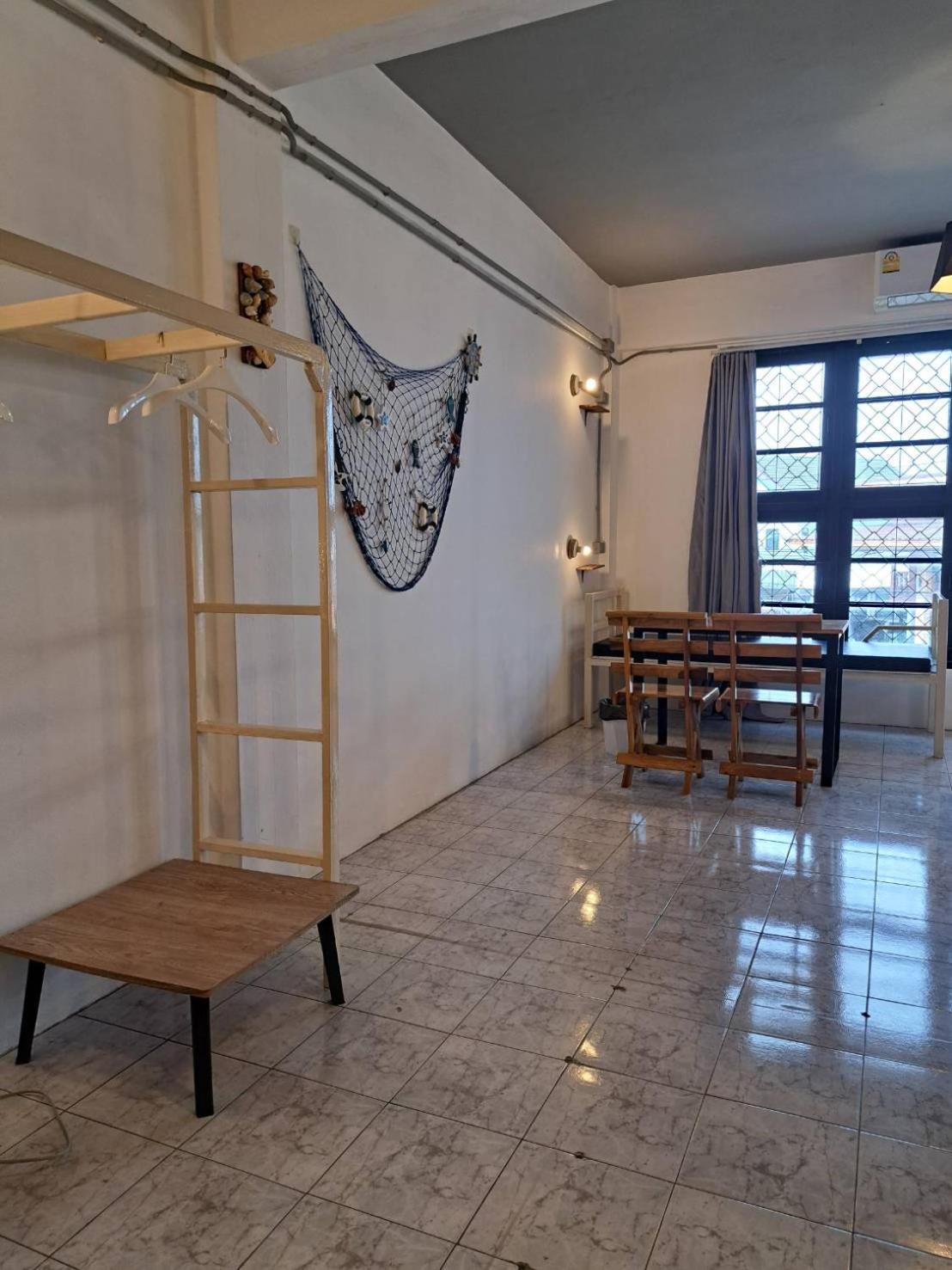 8 Sleeper Street Guesthouse Krabi Bagian luar foto