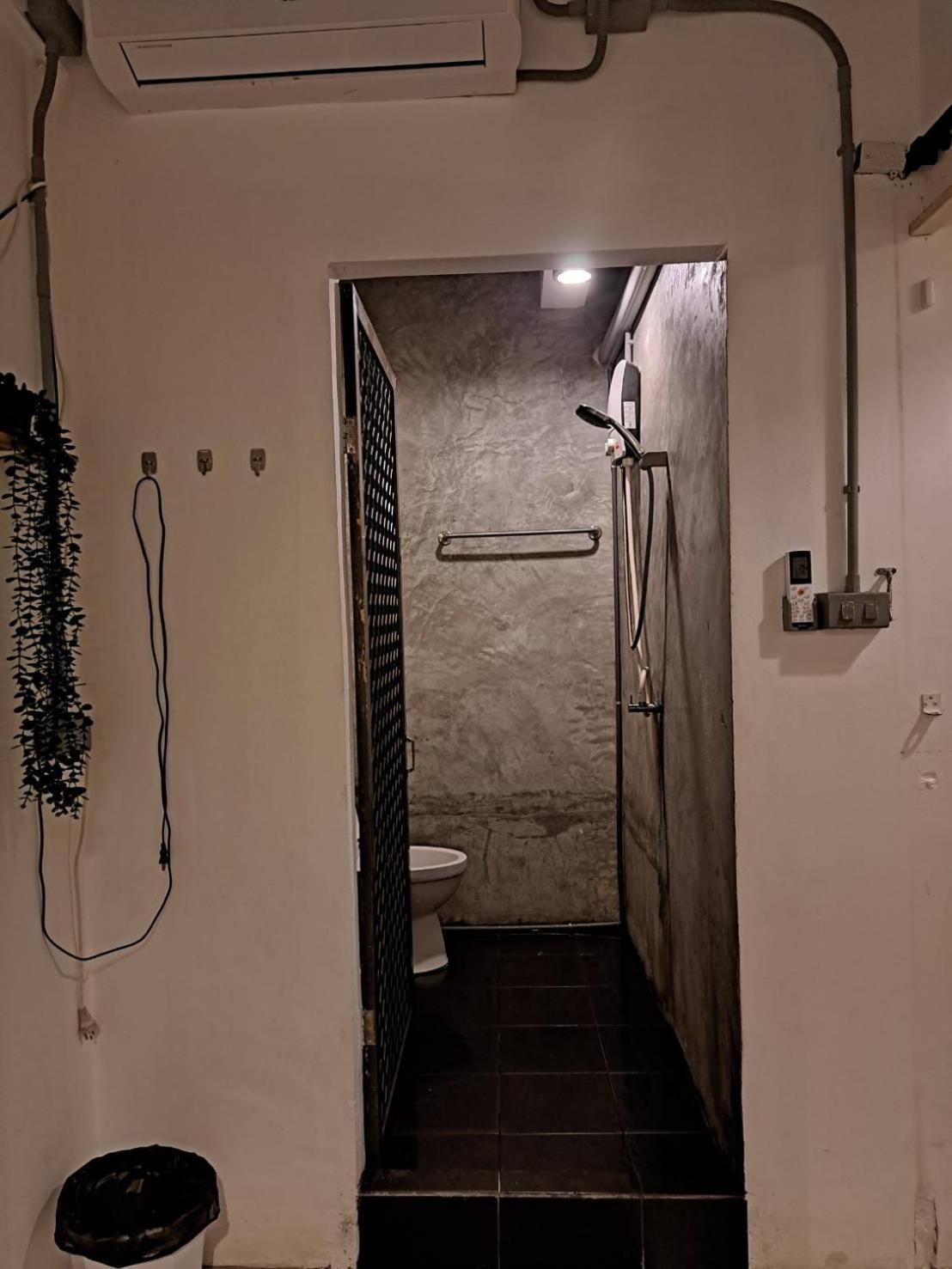 8 Sleeper Street Guesthouse Krabi Bagian luar foto