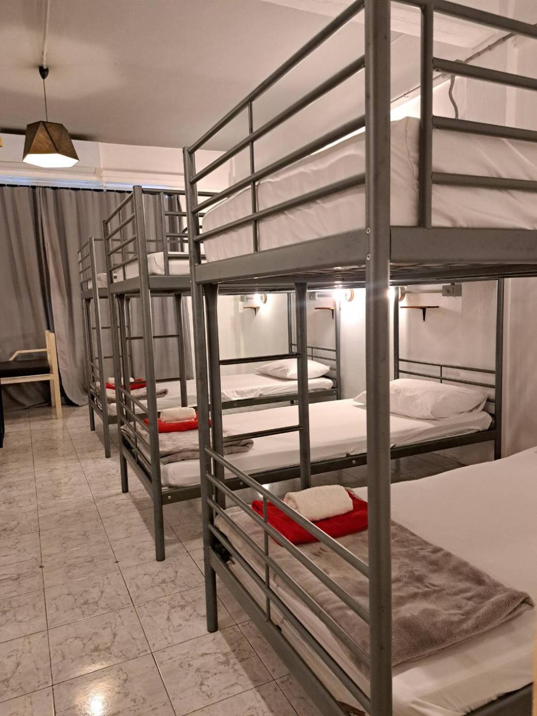 8 Sleeper Street Guesthouse Krabi Bagian luar foto